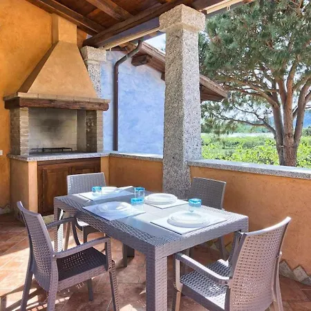 Apartamento Casa Ursula A 800 M Dal Mare